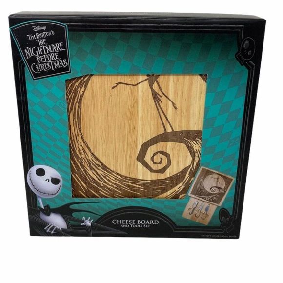 Disney Nightmare Before Christmas Wood Cheese Board And Tools cutting board set - Picture 3 of 10